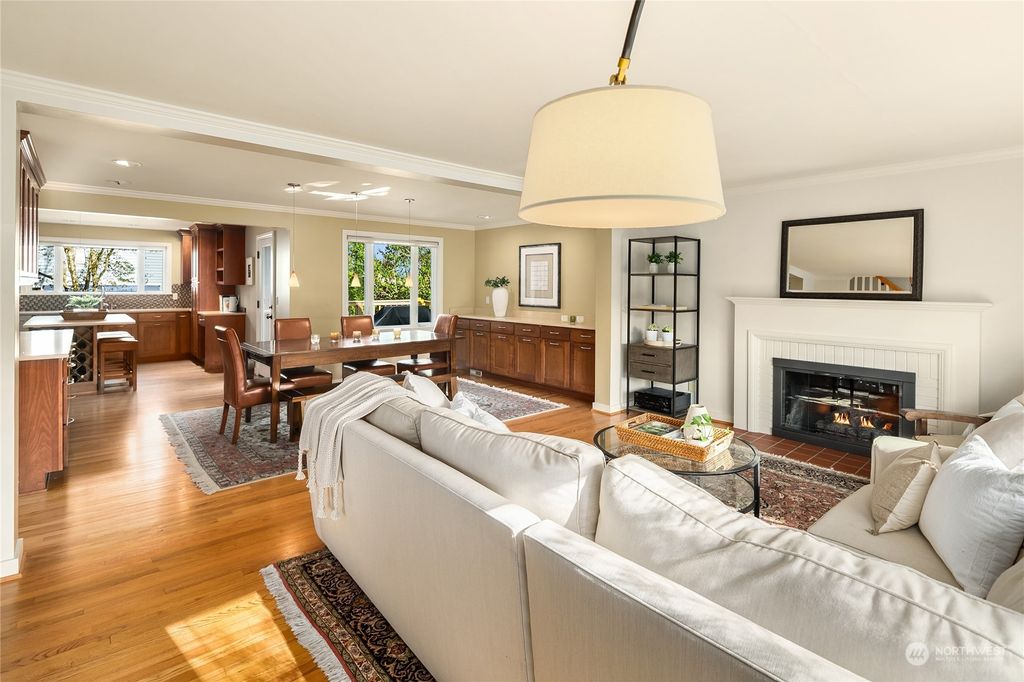 Photo of 7318 55th Avenue NE, Seattle, WA 98115 (MLS # 2060627)