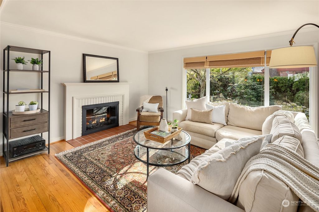 Photo of 7318 55th Avenue NE, Seattle, WA 98115 (MLS # 2060627)