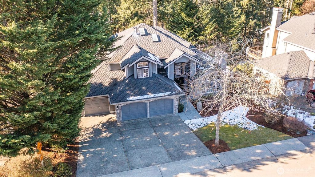Photo of 3411 241st Avenue SE, Sammamish, WA 98029 (MLS # 2332316)