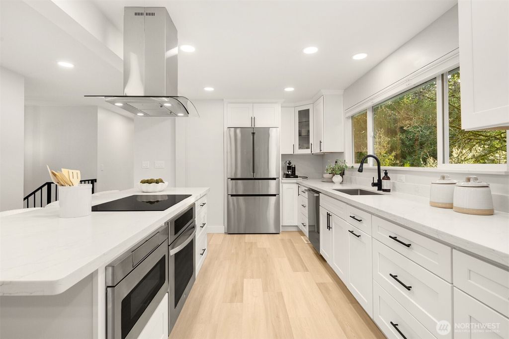 Photo of 4615 88th Avenue SE, Mercer Island, WA 98040 (MLS # 2508440)