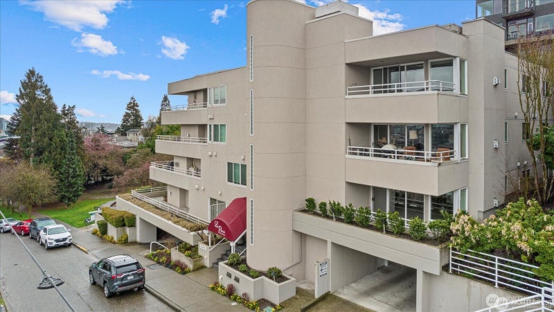 1231 5th Avenue N 202