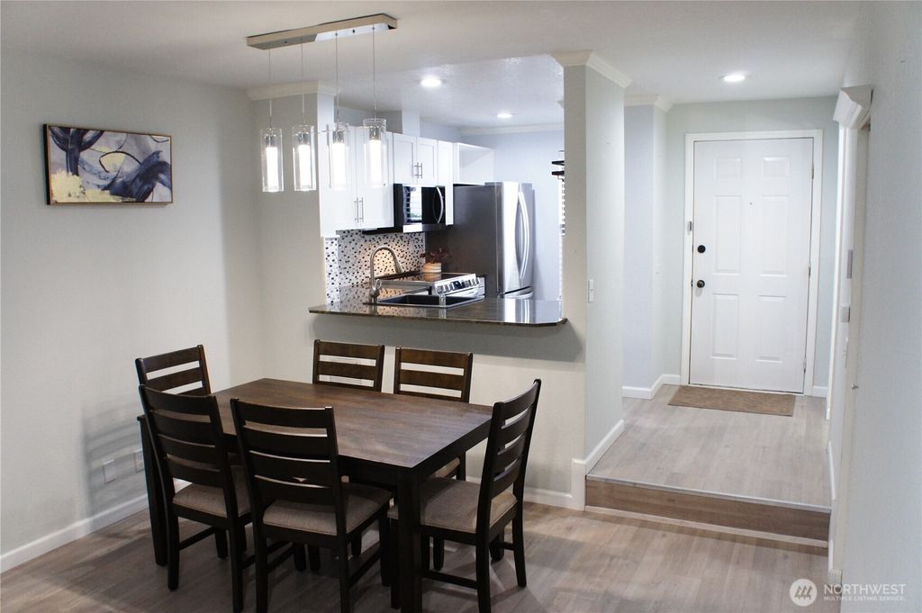 Photo of 8013 NE 177th Ct Ct #402, Kenmore, WA 98028 (MLS # 2472783)