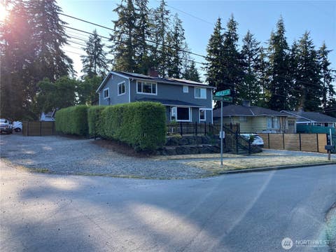 Photo of 14303 Sunnyside Avenue N, Shoreline, WA 98133 (MLS # 2545765)
