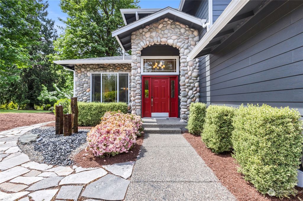 Photo of 15214 238th Place SE, Snohomish, WA 98296 (MLS # 2154198)