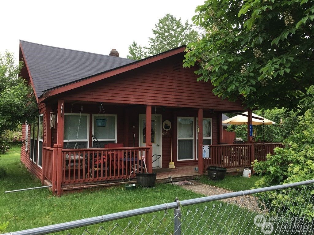 Photo of 607 Clear Creek Road, Darrington, WA 98241 (MLS # 2331053)