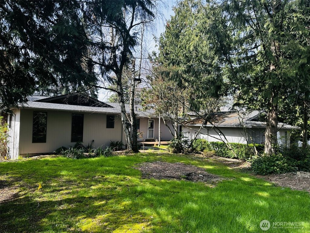 Photo of 4215 94th Ave Avenue NE, Bellevue, WA 98004 (MLS # 2502187)