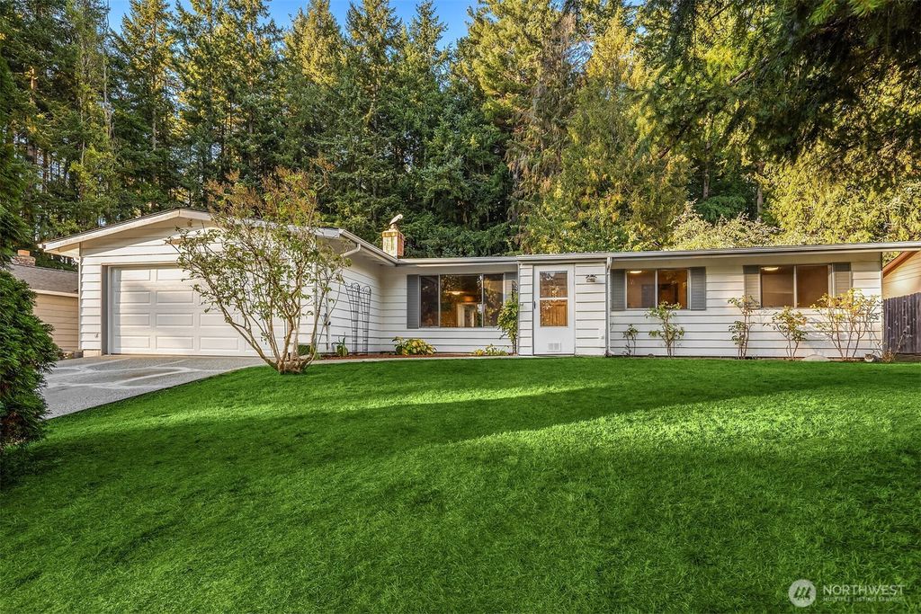 Photo of 3021 123rd Street SE, Everett, WA 98208 (MLS # 2445290)