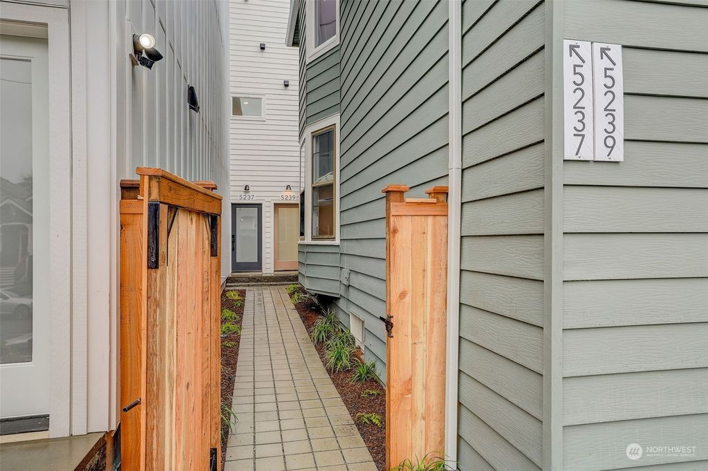 Photo of 5239 Brooklyn Avenue NE, Seattle, WA 98105 (MLS # 2190155)