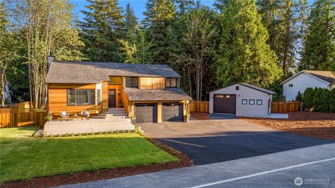 Photo of 17409 NE 136th Street, Redmond, WA 98052 (MLS # 2545492)