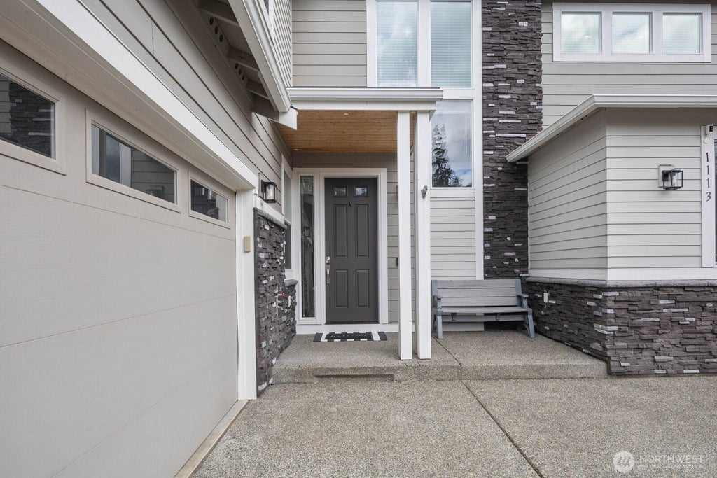 Photo of 1113 25th Avenue Ct SW, Puyallup, WA 98373 (MLS # 2589381)