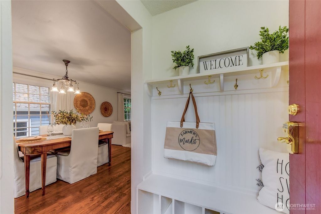 Photo of 18409 160th Avenue NE, Woodinville, WA 98072 (MLS # 2332324)