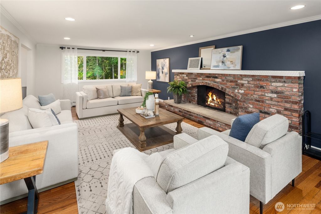 Photo of 15018 152nd Avenue NE, Woodinville, WA 98072 (MLS # 2526976)