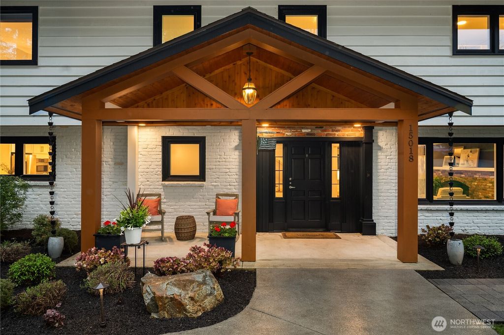 Photo of 15018 152nd Avenue NE, Woodinville, WA 98072 (MLS # 2526976)