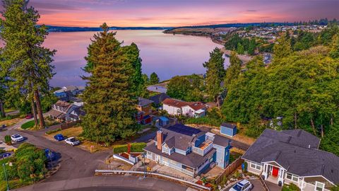 Photo of 303 Puyallup Street, Steilacoom, WA 98388 (MLS # 2426505)