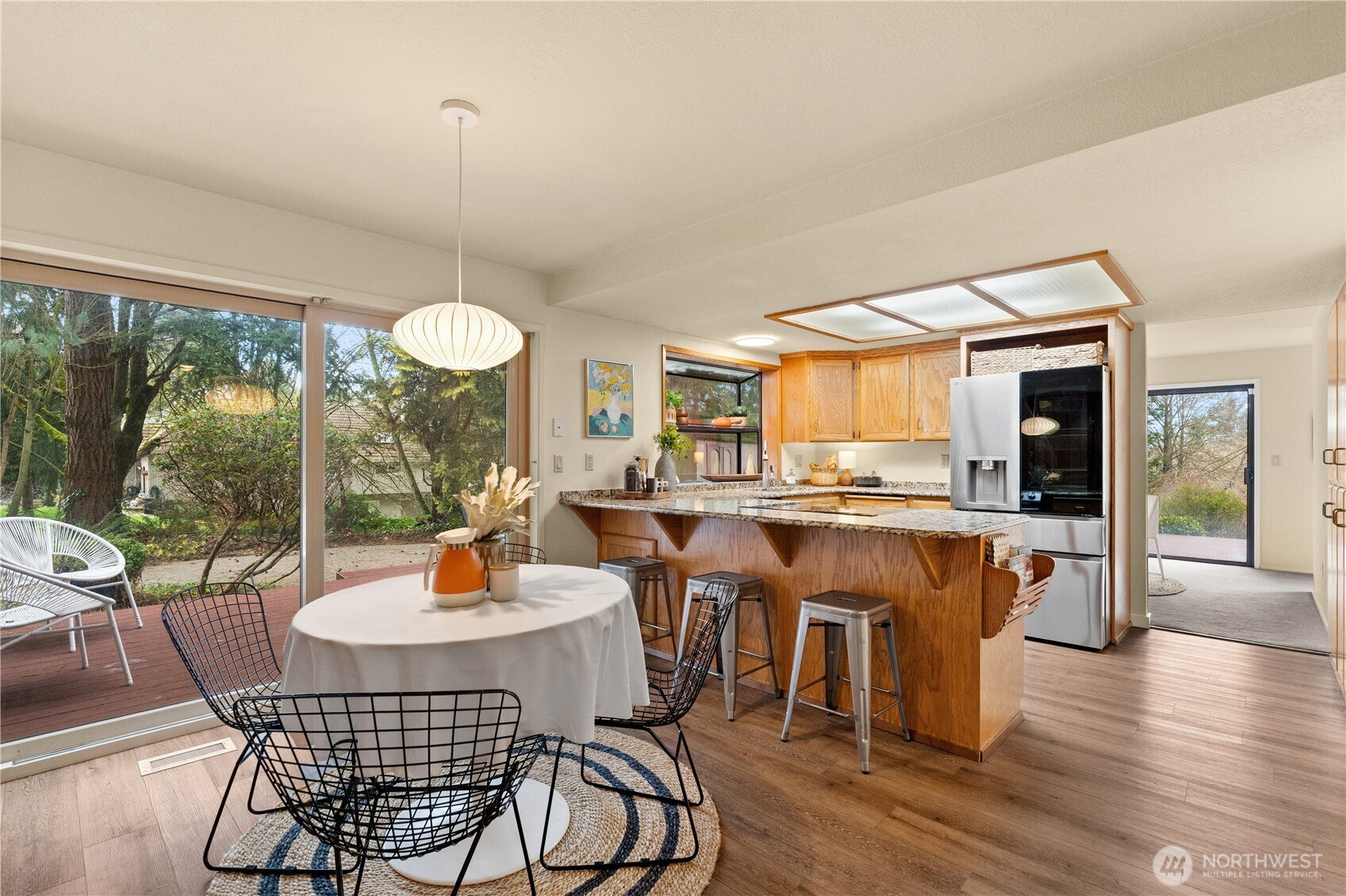 6008 Indian Trail NE