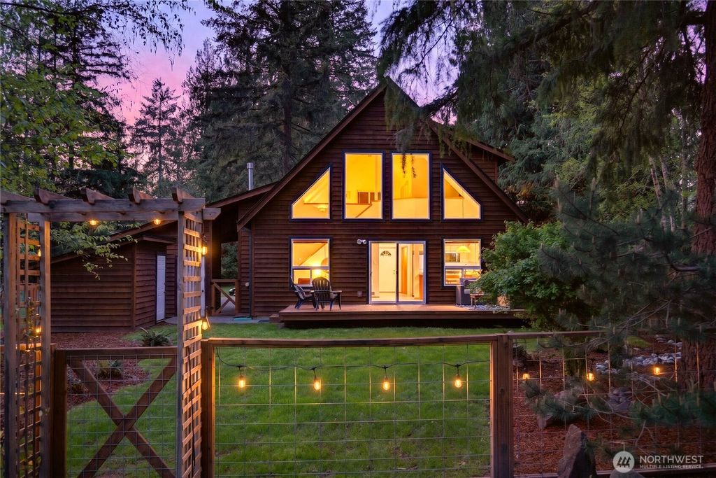 Photo of 23933 SE 238th Street, Maple Valley, WA 98038 (MLS # 2515203)