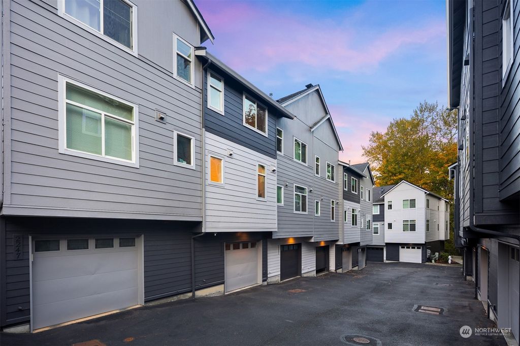 Photo of 2243 NW Moraine Place, Issaquah, WA 98027 (MLS # 2172159)