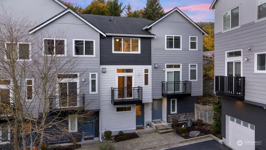 Photo of 2243 NW Moraine Place, Issaquah, WA 98027 (MLS # 2172159)