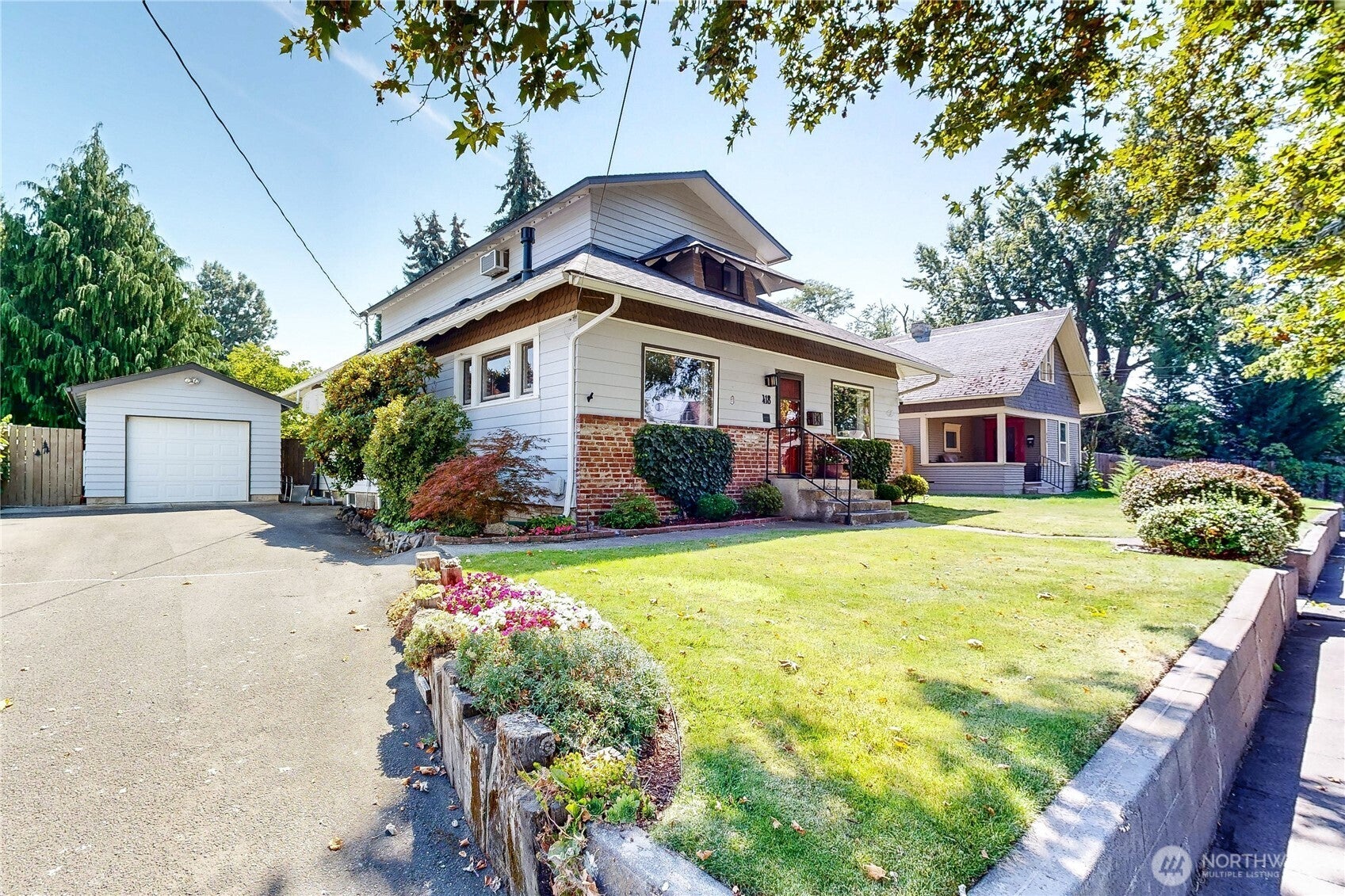 418 N Bellevue Street