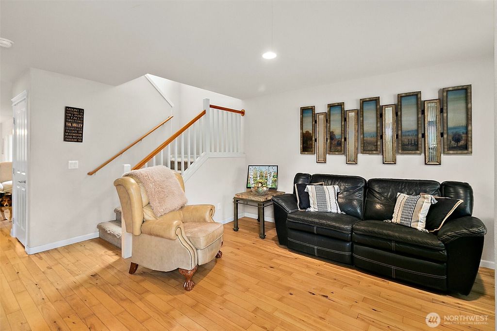 Photo of 6415 Silent Creek Avenue SE, Snoqualmie, WA 98065 (MLS # 2503595)