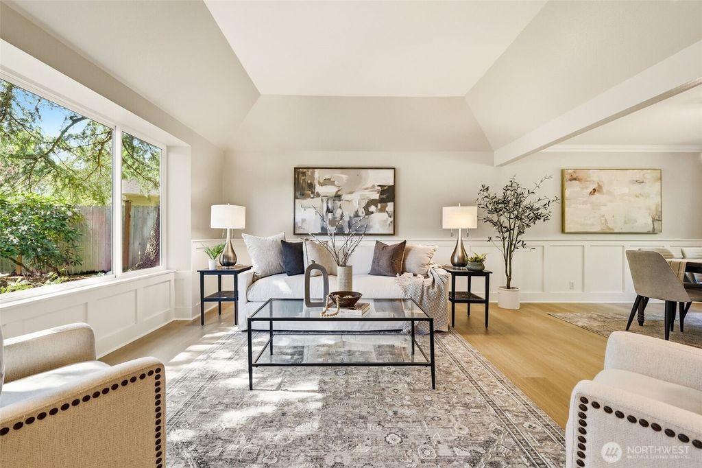 Photo of 920 225th Court NE, Sammamish, WA 98074 (MLS # 2538376)