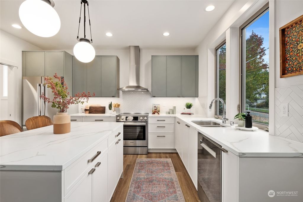 Photo of 9615 Fremont Avenue N, Seattle, WA 98103 (MLS # 2315159)