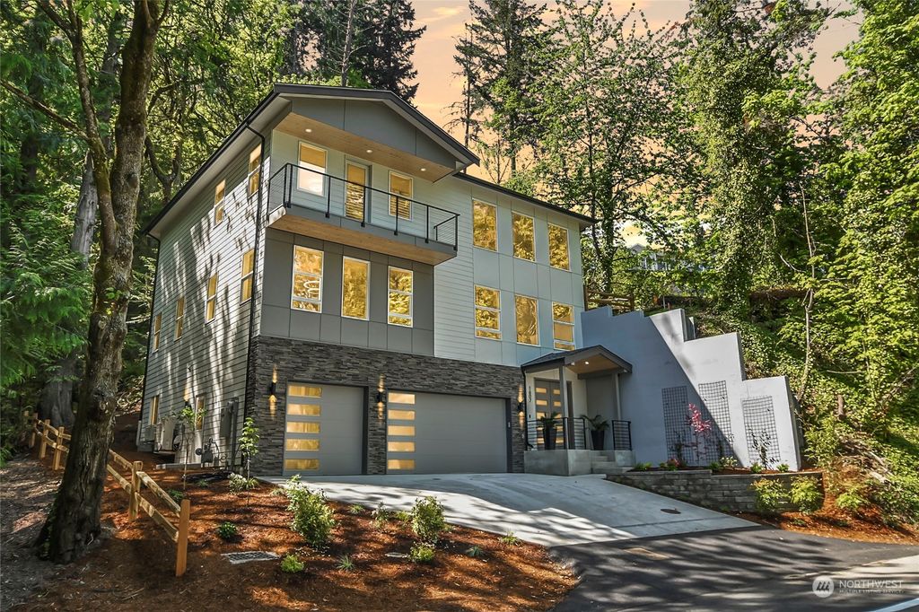 Photo of 1607 W Lake Sammamish Parkway SE, Bellevue, WA 98008 (MLS # 2041698)