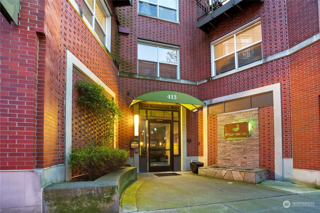 Photo of 413 NE 70th St St #305, Seattle, WA 98115 (MLS # 2216293)