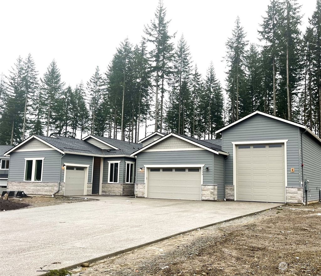 Photo of 13816 127th Street NE #20-6, Lake Stevens, WA 98258 (MLS # 2027347)