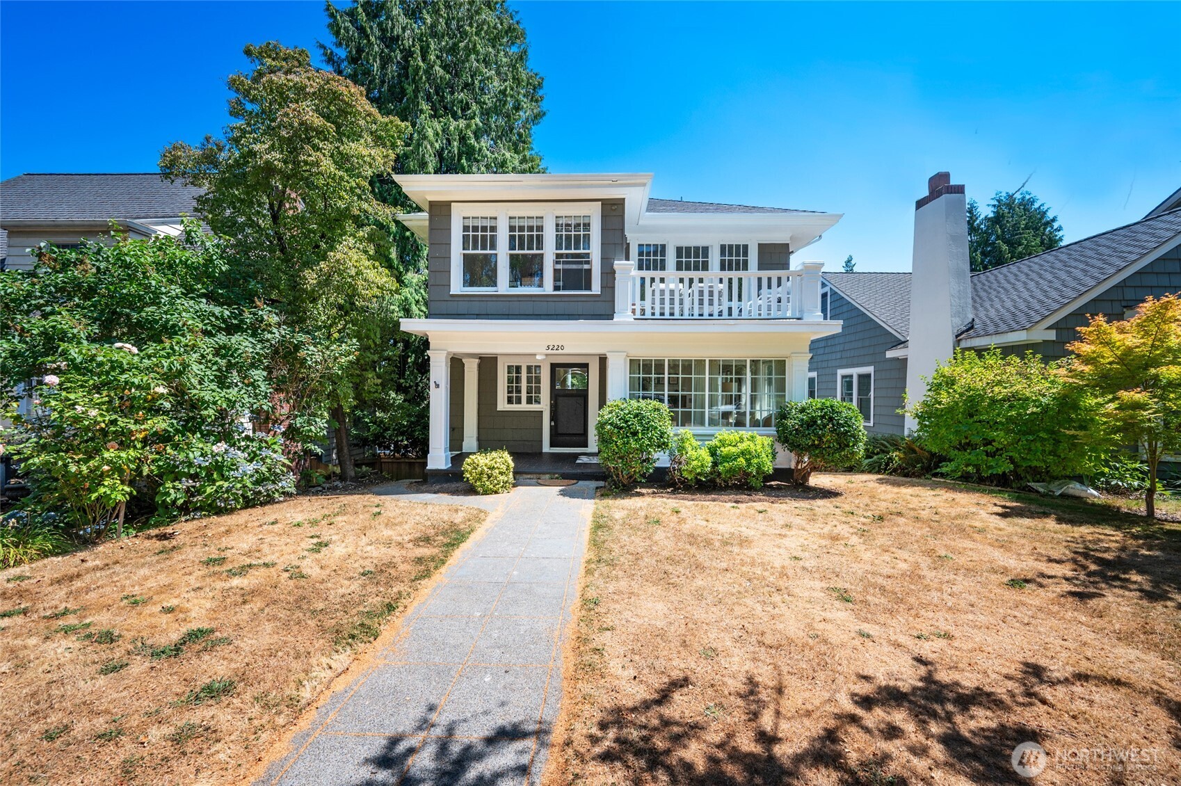 5220 18th Avenue NE