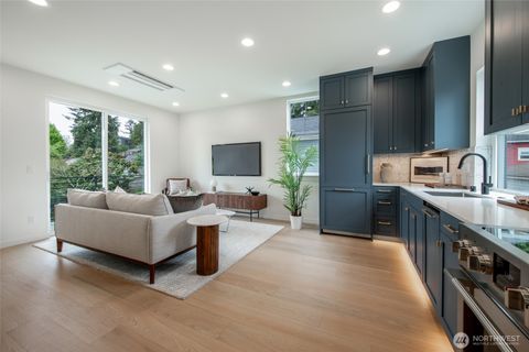 3639 34th Avenue W B Seattle WA 98199