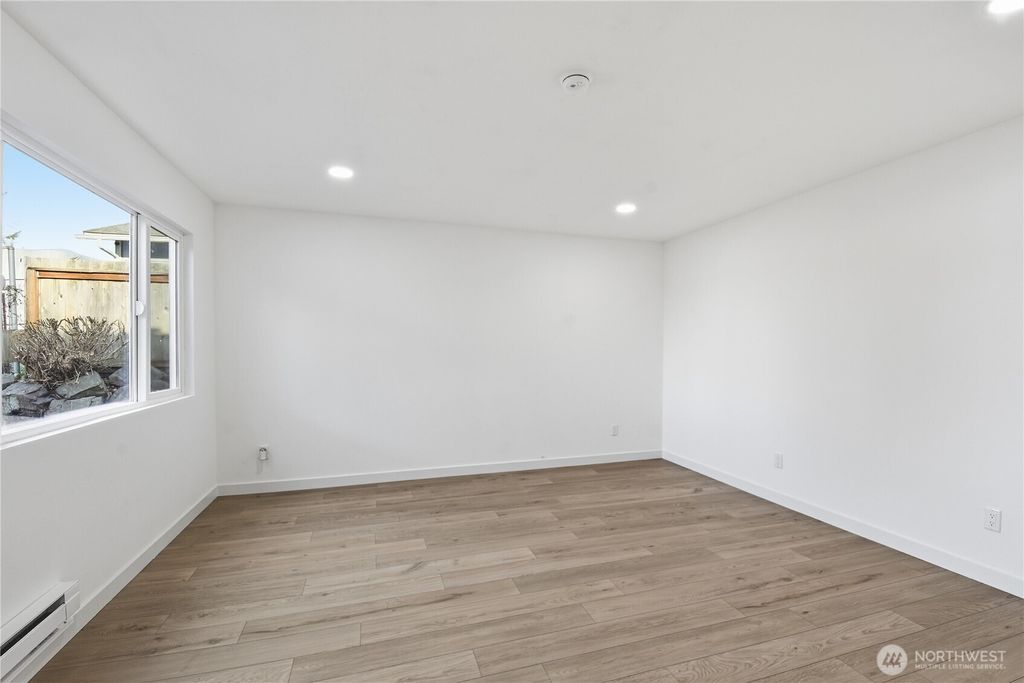 Photo of 8520 9th PL NE Pl, Lake Stevens, WA 98258 (MLS # 2472062)