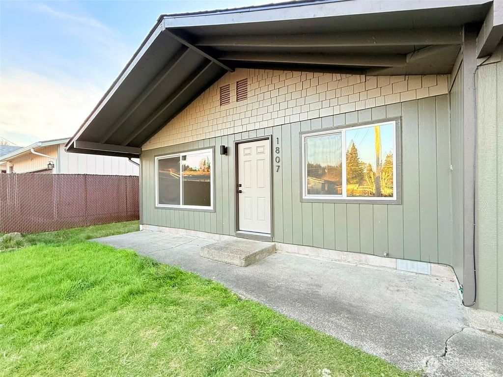 Photo of 1807 Harding Road, Aberdeen, WA 98520 (MLS # 2486296)