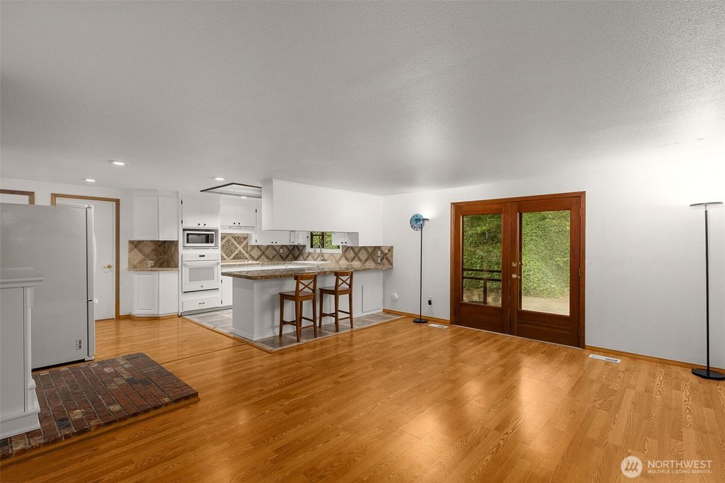 Photo of 22860 16th Avenue S, Des Moines, WA 98198 (MLS # 2397725)