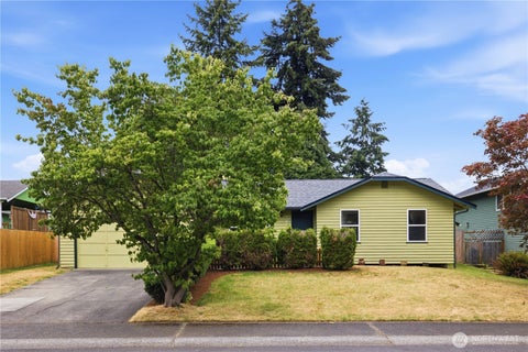 Photo of 35311 19th Avenue SW, Federal Way, WA 98023 (MLS # 2568036)