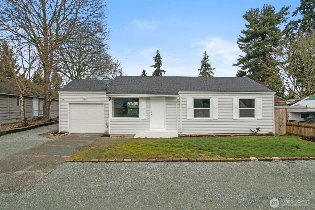 Photo of 817 114th Street S, Tacoma, WA 98444 (MLS # 2488745)