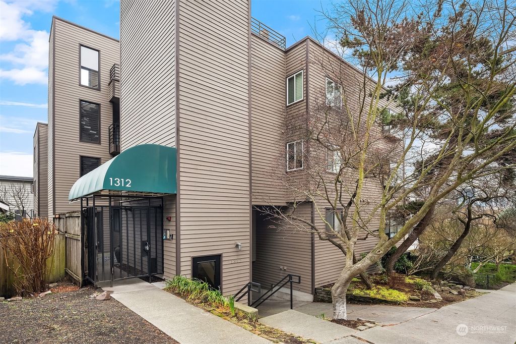 Photo of 1312 6th Avenue N #5, Seattle, WA 98109 (MLS # 2217992)