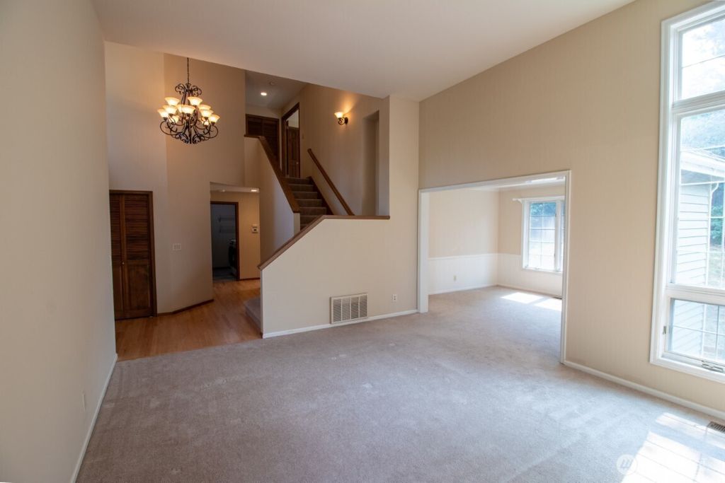 Photo of 24435 SE 42nd Place, Issaquah, WA 98029 (MLS # 2529871)