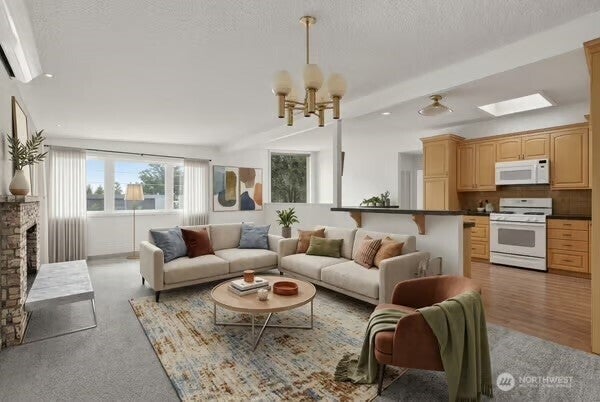 Photo of 609 168th Avenue NE, Bellevue, WA 98008 (MLS # 2573392)