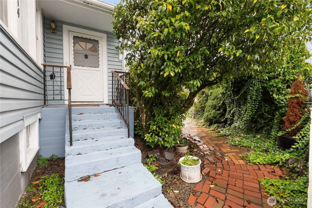 Photo of 2814 Pioneer Way E, Tacoma, WA 98404 (MLS # 2457975)