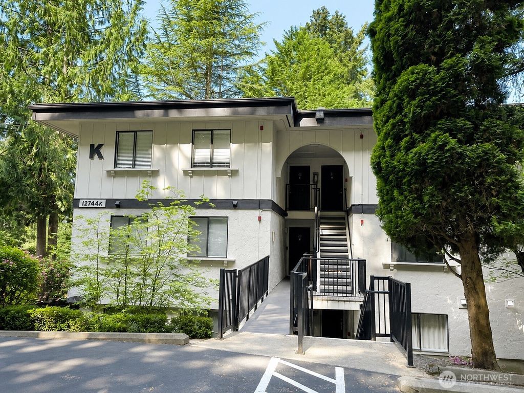 Photo of 12744 NE 116th Street #K21, Kirkland, WA 98034 (MLS # 2528420)