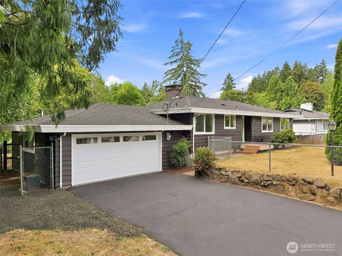 Photo of 112 May St ST, Port Orchard, WA 98366 (MLS # 2562539)