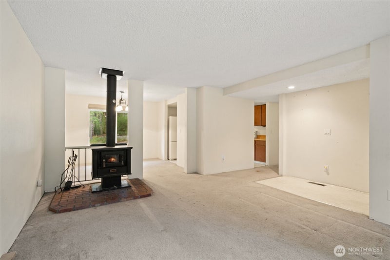 9565 Emerald Drive SE