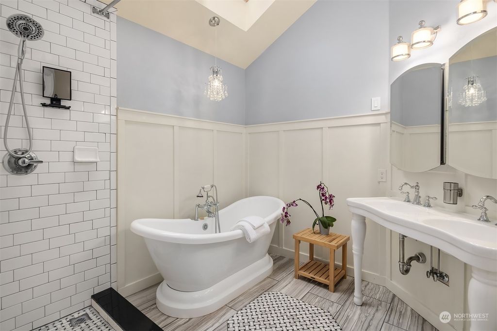 listing image 9362924579157503978