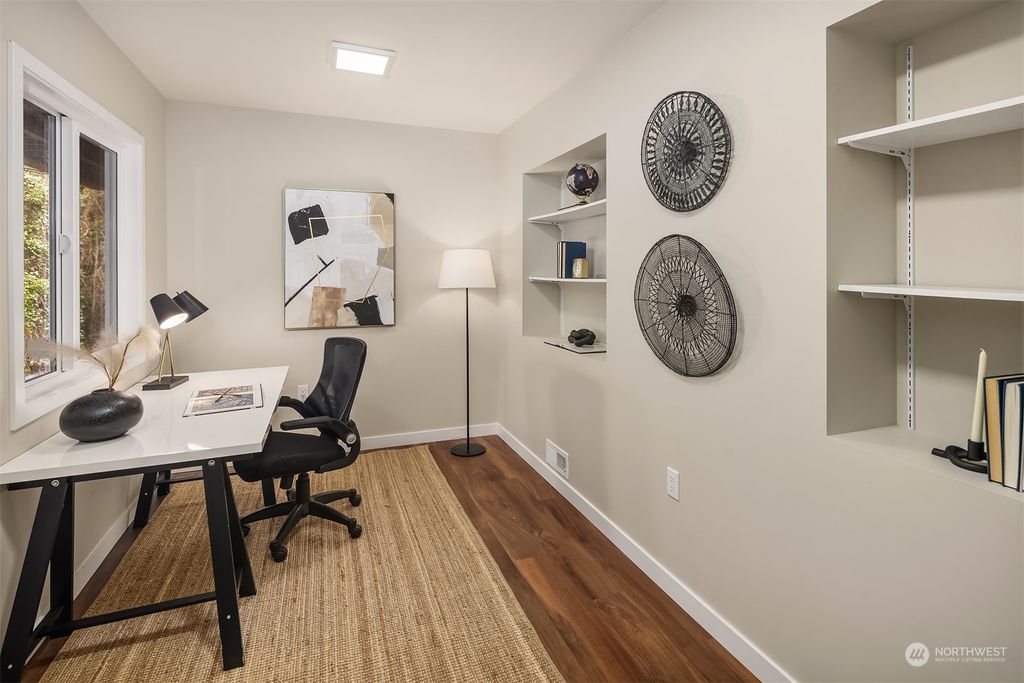 listing image 9366471086755766373