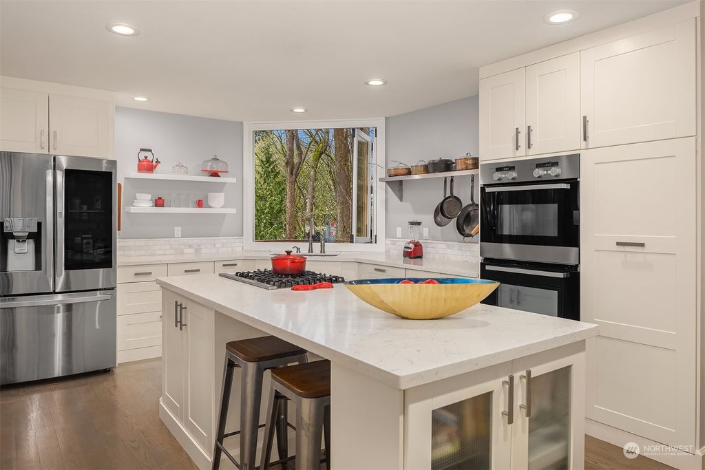 listing image 9368304334685615836