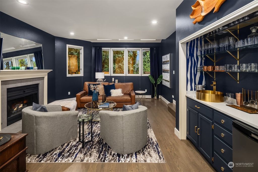 listing image 9361540475164014649
