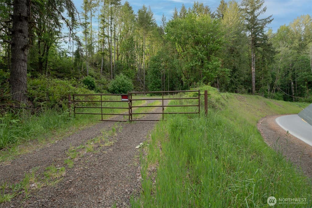 Photo of 375 N Goble Creek Road, Kelso, WA 98626 (MLS # 2539105)