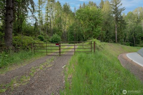Photo of 375 N Goble Creek Road, Kelso, WA 98626 (MLS # 2539105)