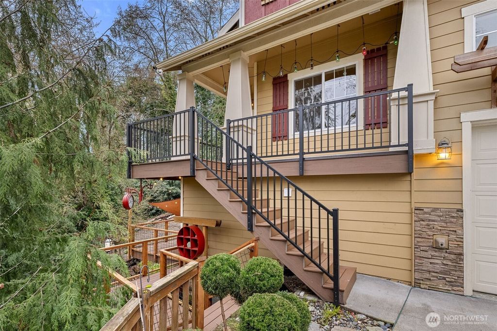 Photo of 4618 S 140th Street, Tukwila, WA 98168 (MLS # 2504540)